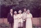 _bill_watson_rose_knott_maud_xxxx_eddie_and_joyce_cloake_at_freshwater_iow_uk_small.jpg