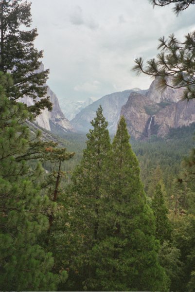 yosemitevalleyfromturnoff.jpg