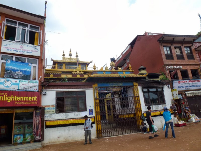 kathmanduatbuddhiststupa3.jpg