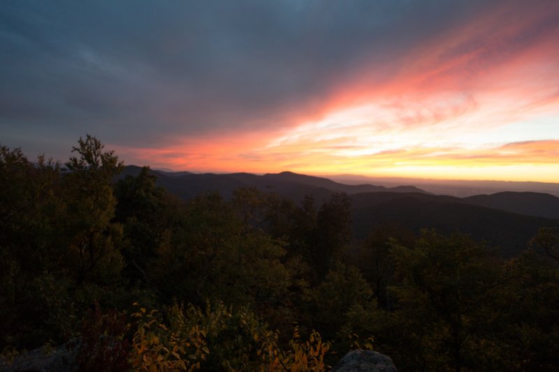 sep2014sunsetatloftmountainonskylinedrivedsc05243.jpg